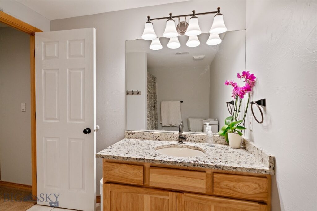 16 Harvester Lane, Belgrade MT 59714