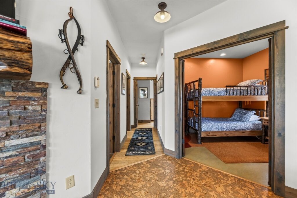 213 Little Creek Bend, Livingston MT 59047