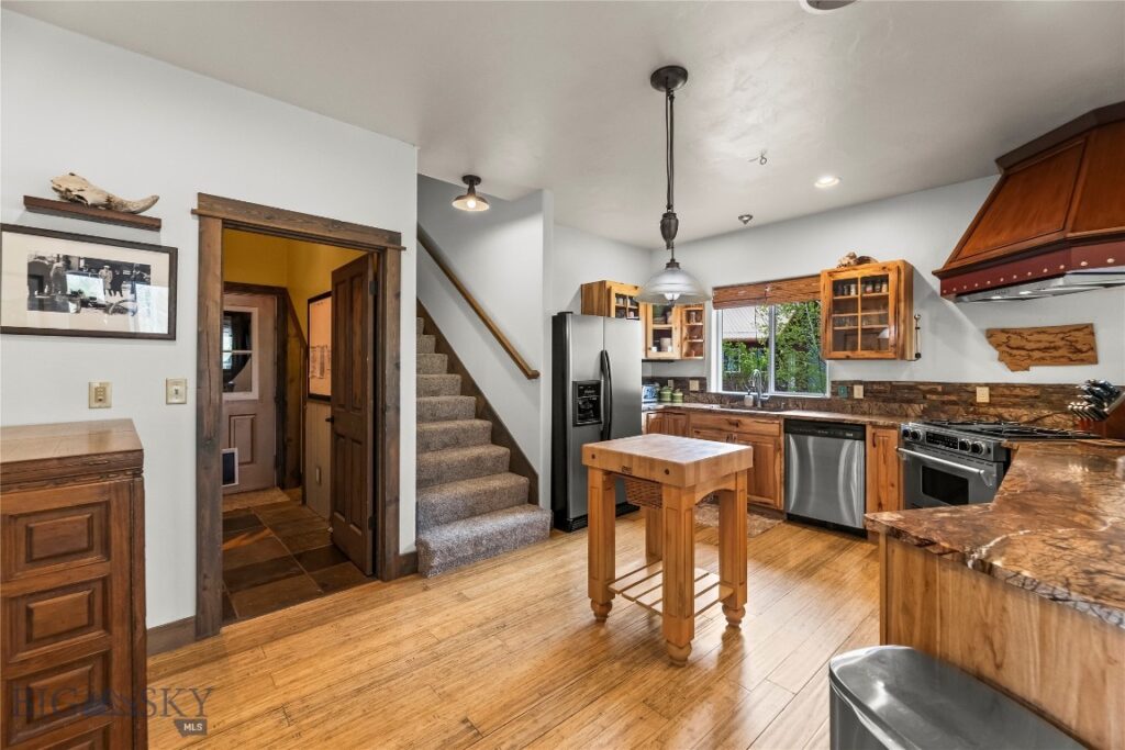 213 Little Creek Bend, Livingston MT 59047