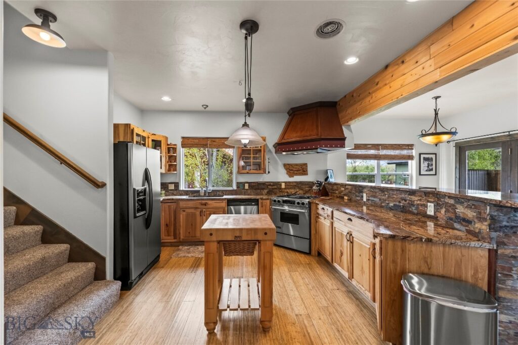 213 Little Creek Bend, Livingston MT 59047