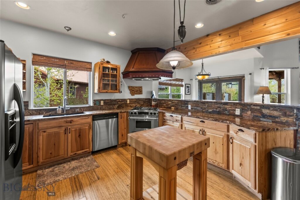 213 Little Creek Bend, Livingston MT 59047