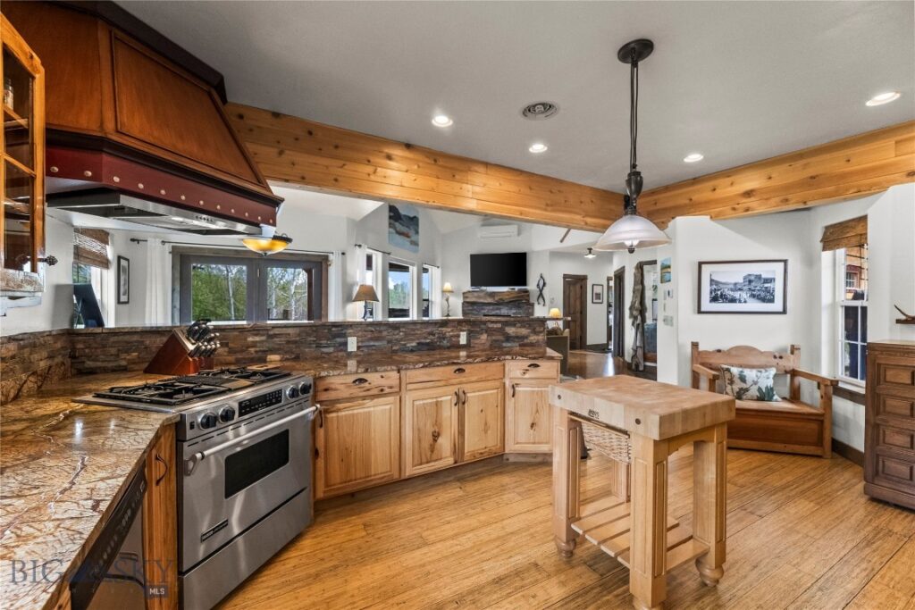 213 Little Creek Bend, Livingston MT 59047