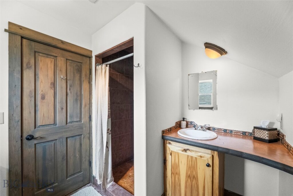 213 Little Creek Bend, Livingston MT 59047