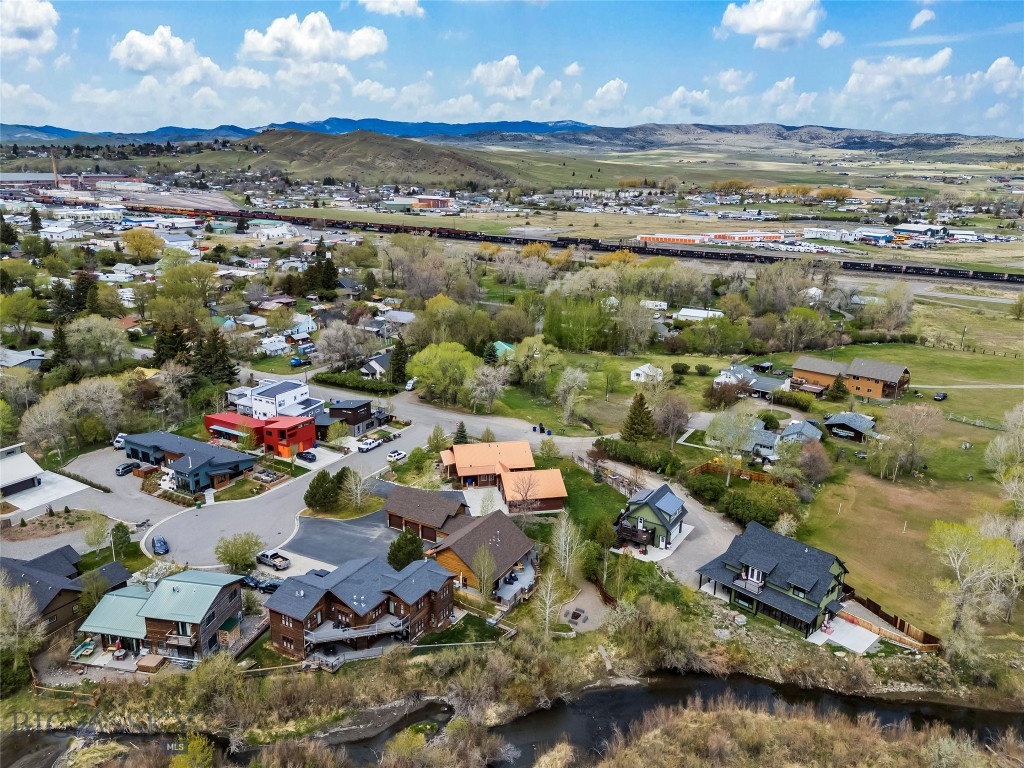 213 Little Creek Bend, Livingston MT 59047