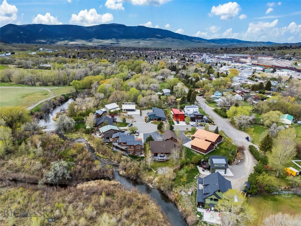 213 Little Creek Bend, Livingston MT 59047