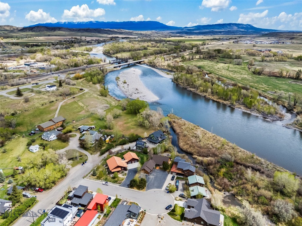 213 Little Creek Bend, Livingston MT 59047