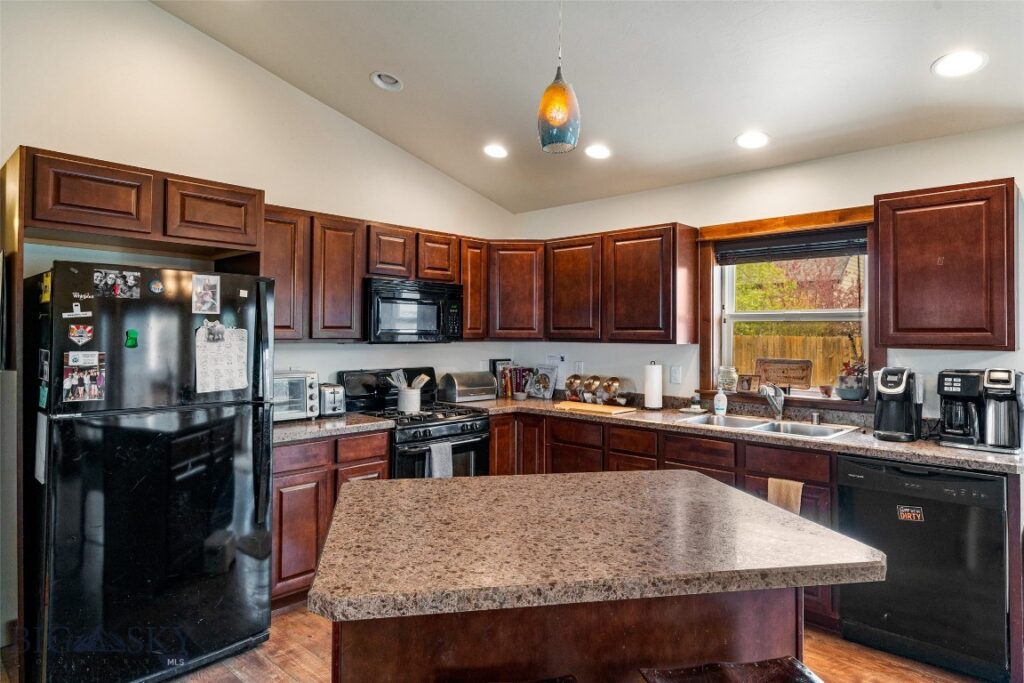 339 Cedar Wood, Bozeman MT 59718
