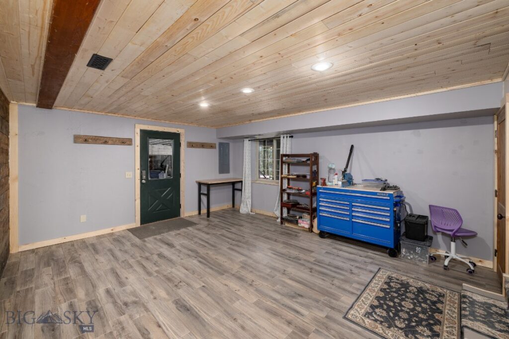 327 Rifle Road, Bozeman MT 59715