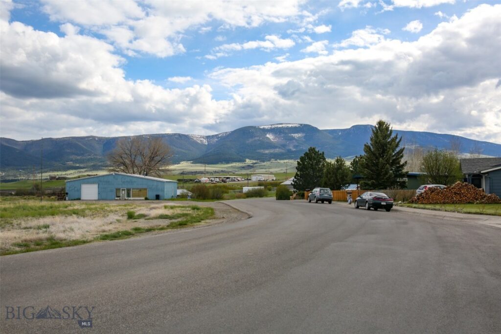 NHN Sun Avenue, Livingston MT 59047
