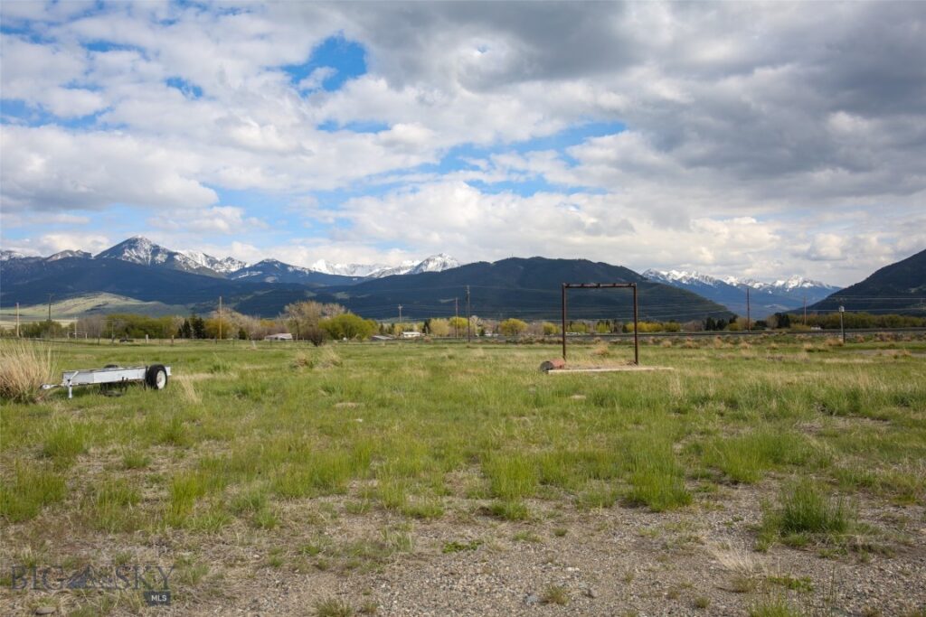 NHN Sun Avenue, Livingston MT 59047
