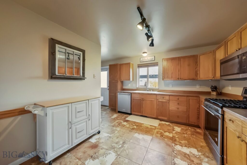 174 Heidi Lane, Belgrade MT 59714