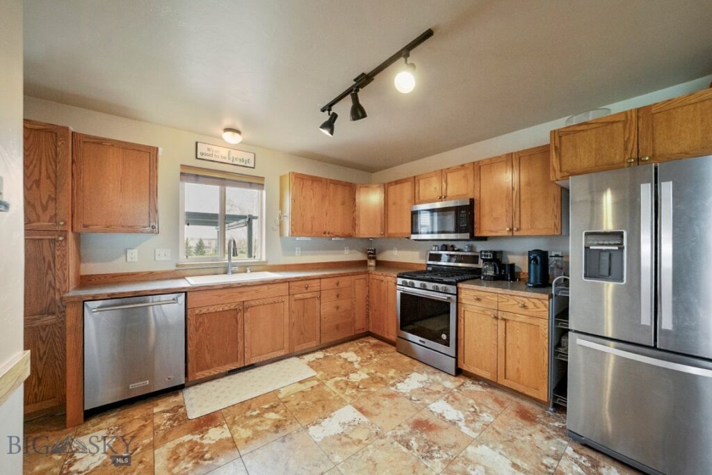 174 Heidi Lane, Belgrade MT 59714