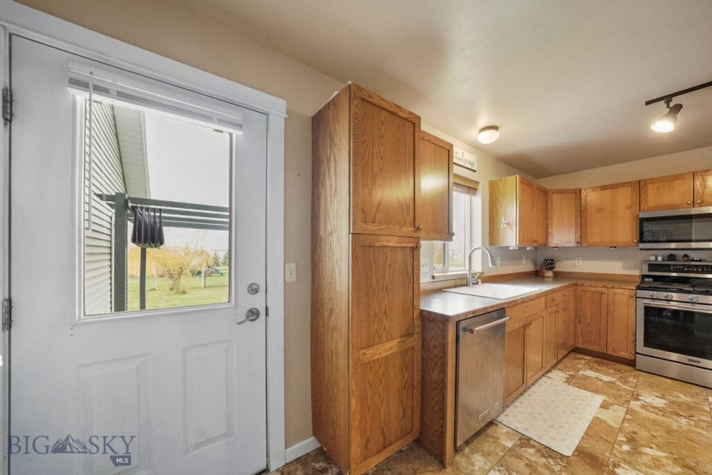 174 Heidi Lane, Belgrade MT 59714