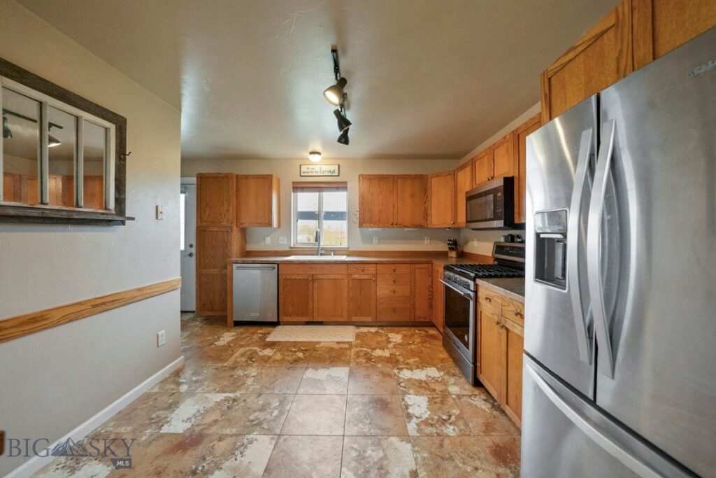174 Heidi Lane, Belgrade MT 59714