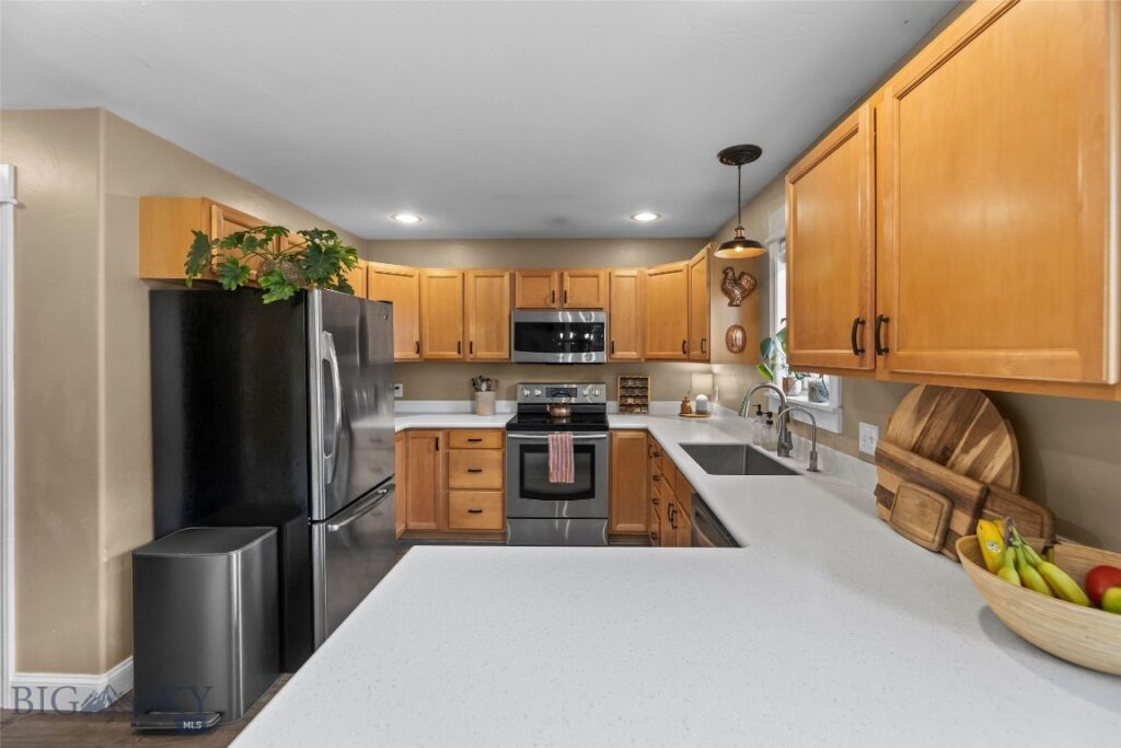 80 Wally D Lane, Belgrade MT 59714