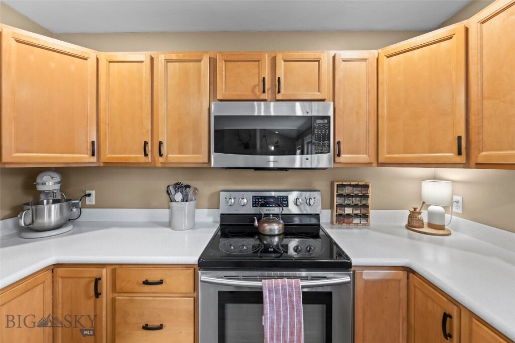 80 Wally D Lane, Belgrade MT 59714