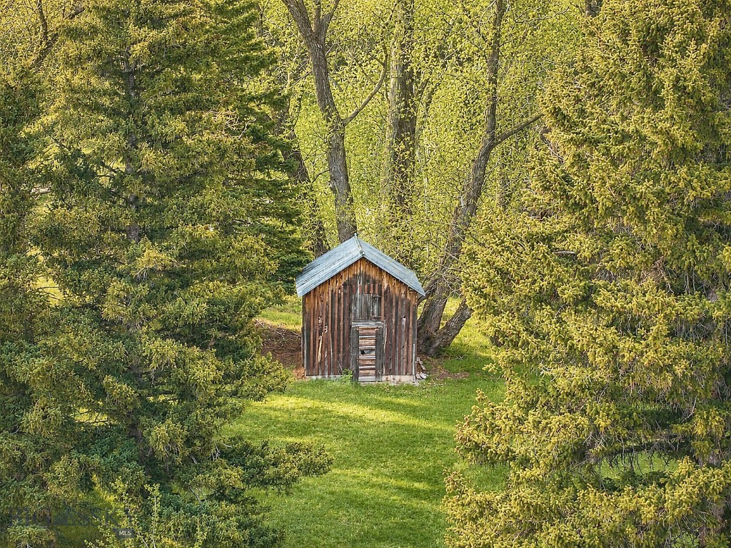 262 Swingley Road, Livingston MT 59047