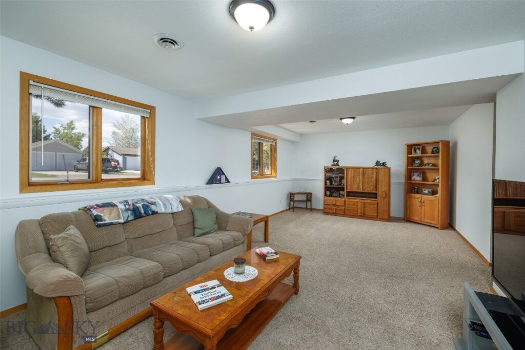 706 Church Street, Belgrade MT 59714