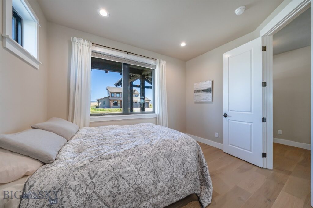 950 White Horse Loop, Bozeman MT 59718