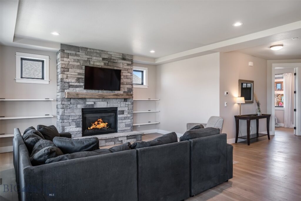 950 White Horse Loop, Bozeman MT 59718
