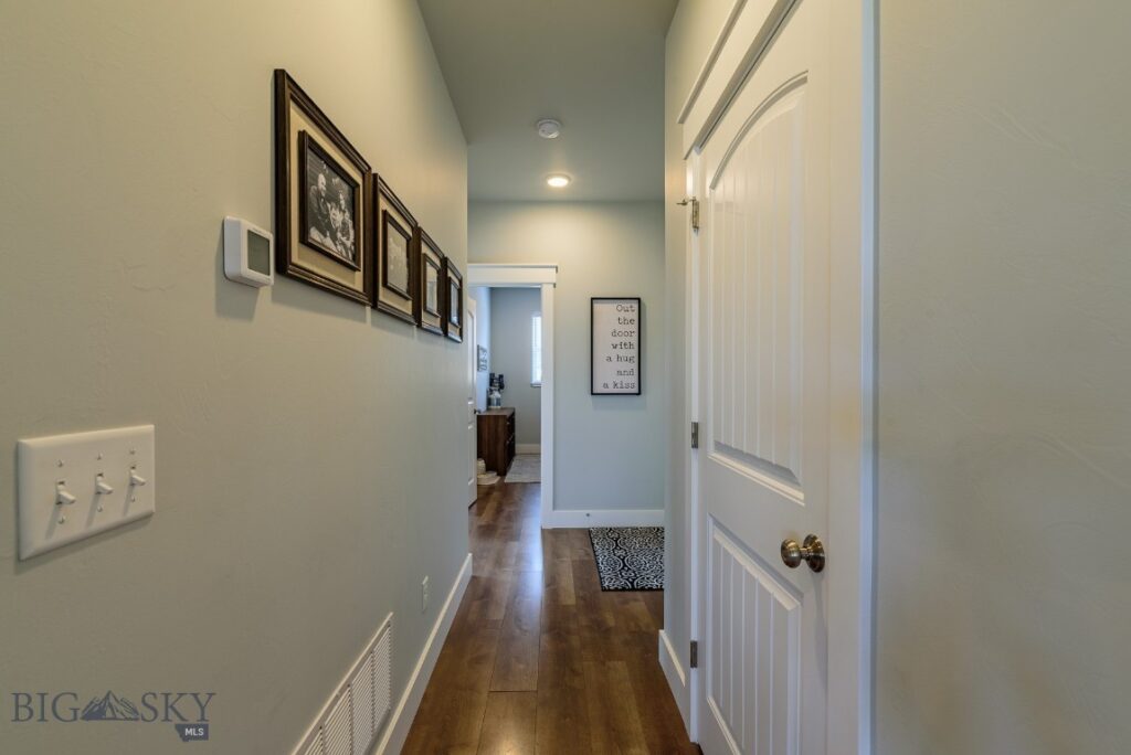 1514 Twodot Lane, Belgrade MT 59714