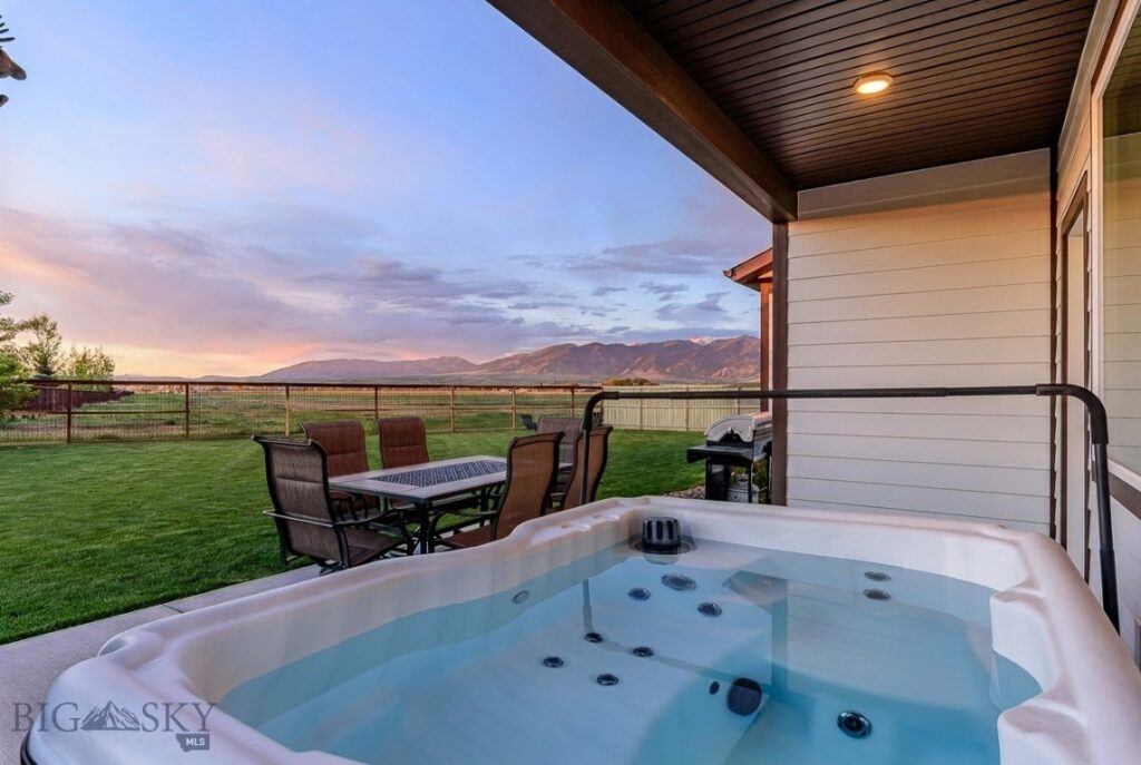 1514 Twodot Lane, Belgrade MT 59714