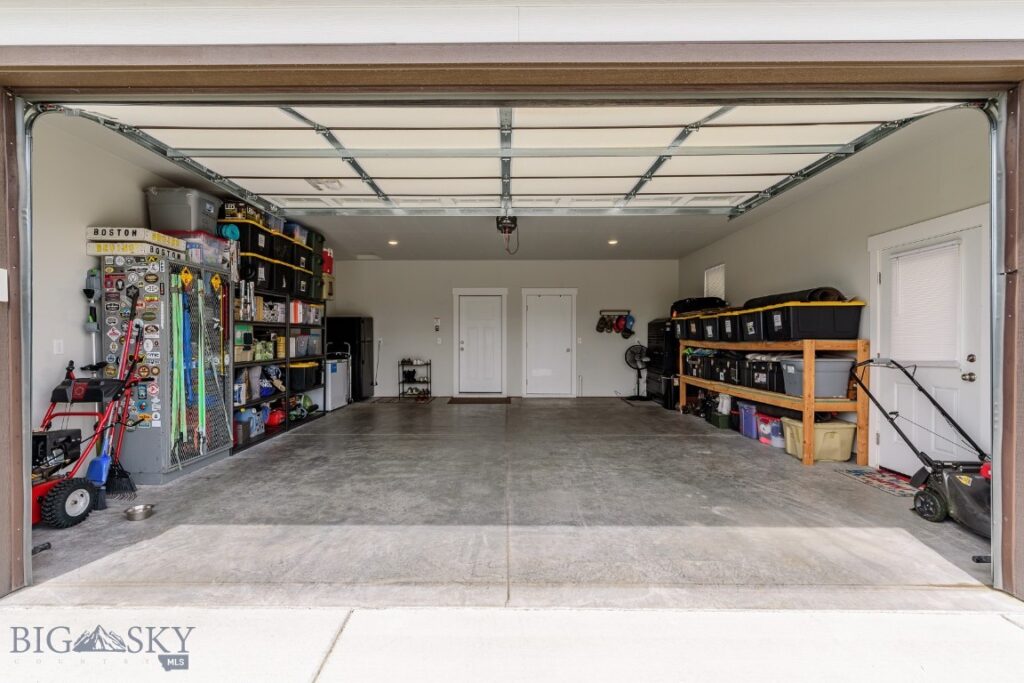 1514 Twodot Lane, Belgrade MT 59714