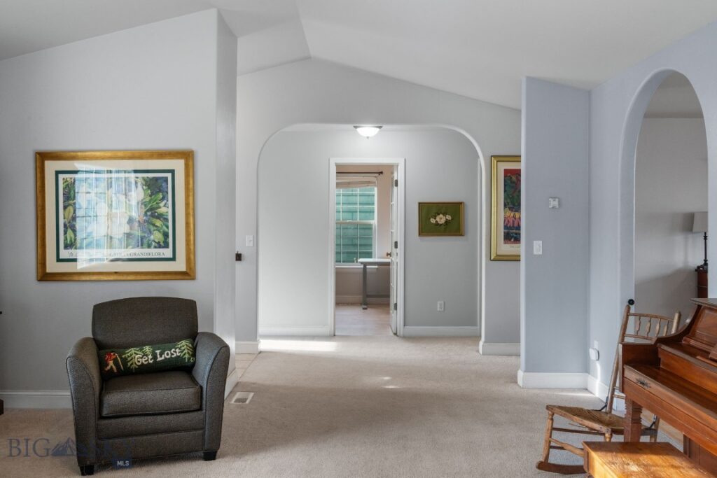 60 Clinton Lane, Belgrade MT 59714
