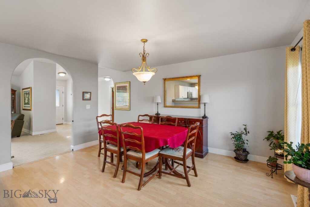 60 Clinton Lane, Belgrade MT 59714