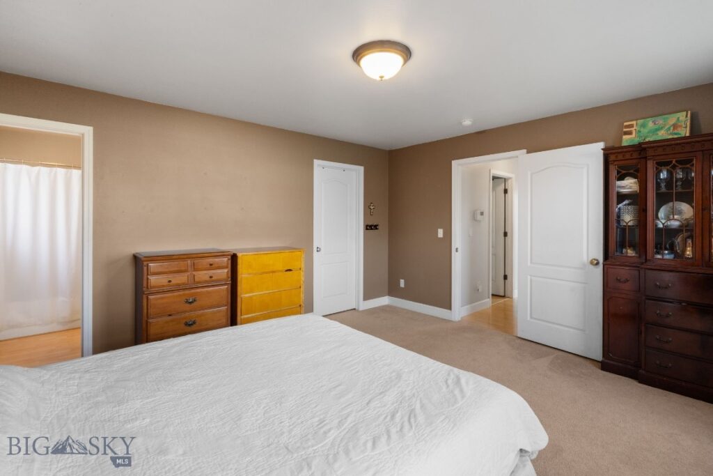 60 Clinton Lane, Belgrade MT 59714