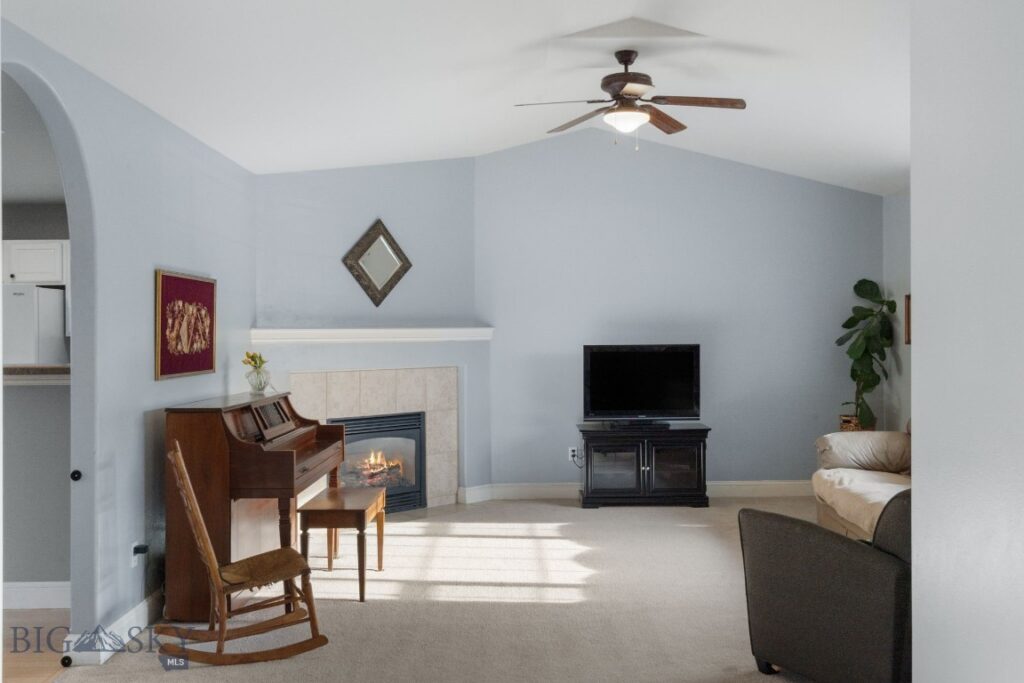 60 Clinton Lane, Belgrade MT 59714