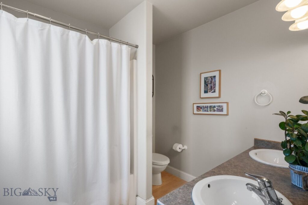 60 Clinton Lane, Belgrade MT 59714