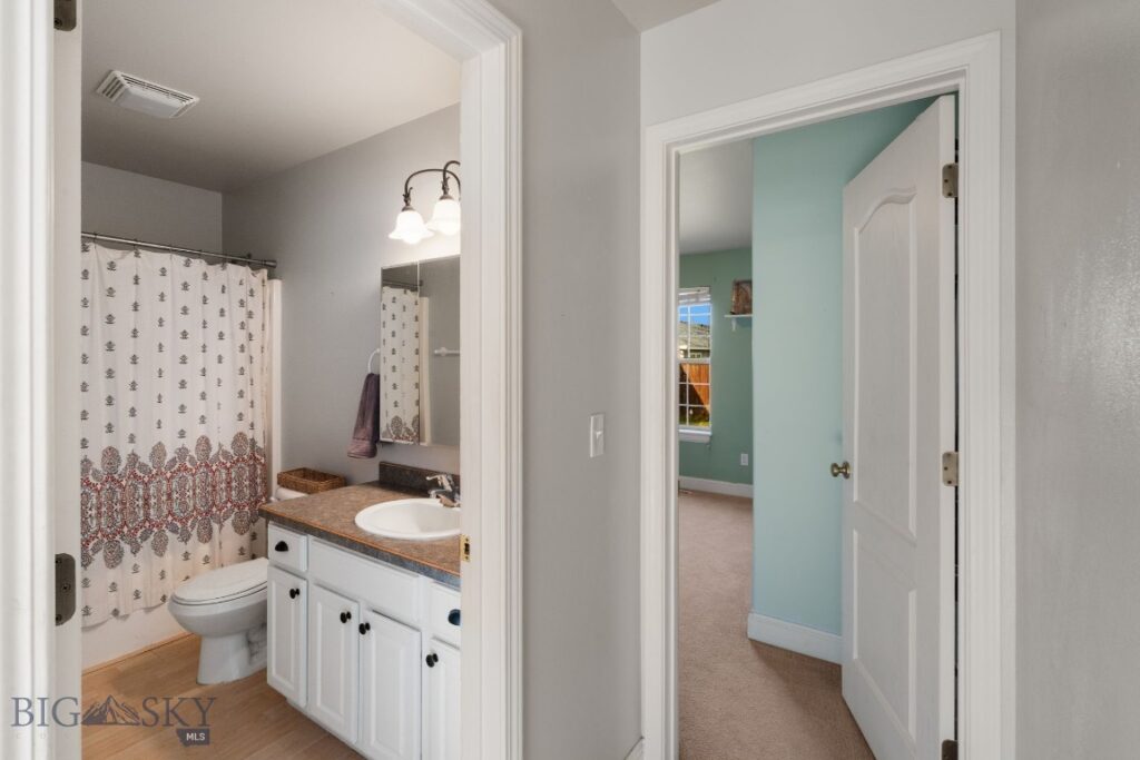 60 Clinton Lane, Belgrade MT 59714