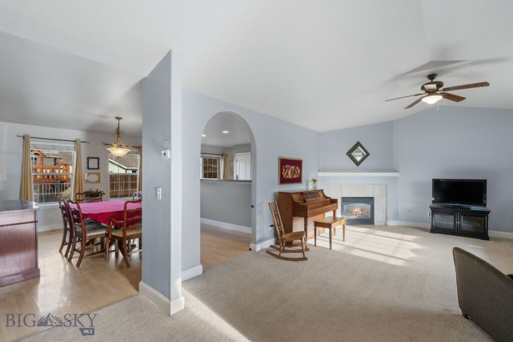 60 Clinton Lane, Belgrade MT 59714