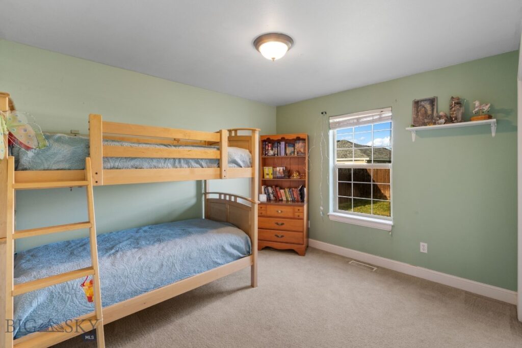 60 Clinton Lane, Belgrade MT 59714