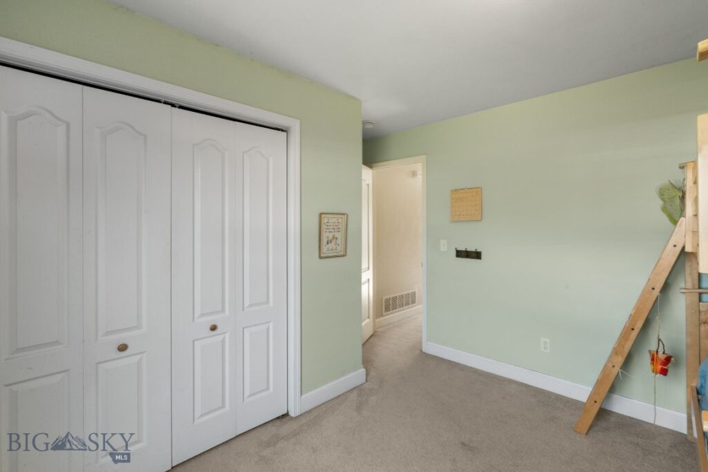 60 Clinton Lane, Belgrade MT 59714
