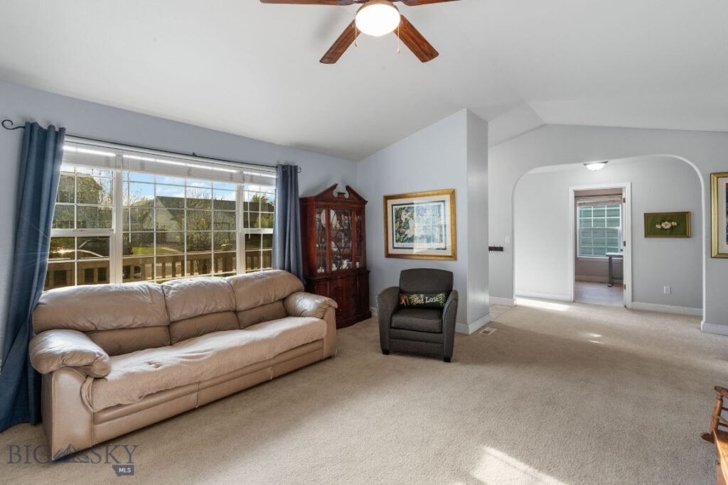 60 Clinton Lane, Belgrade MT 59714