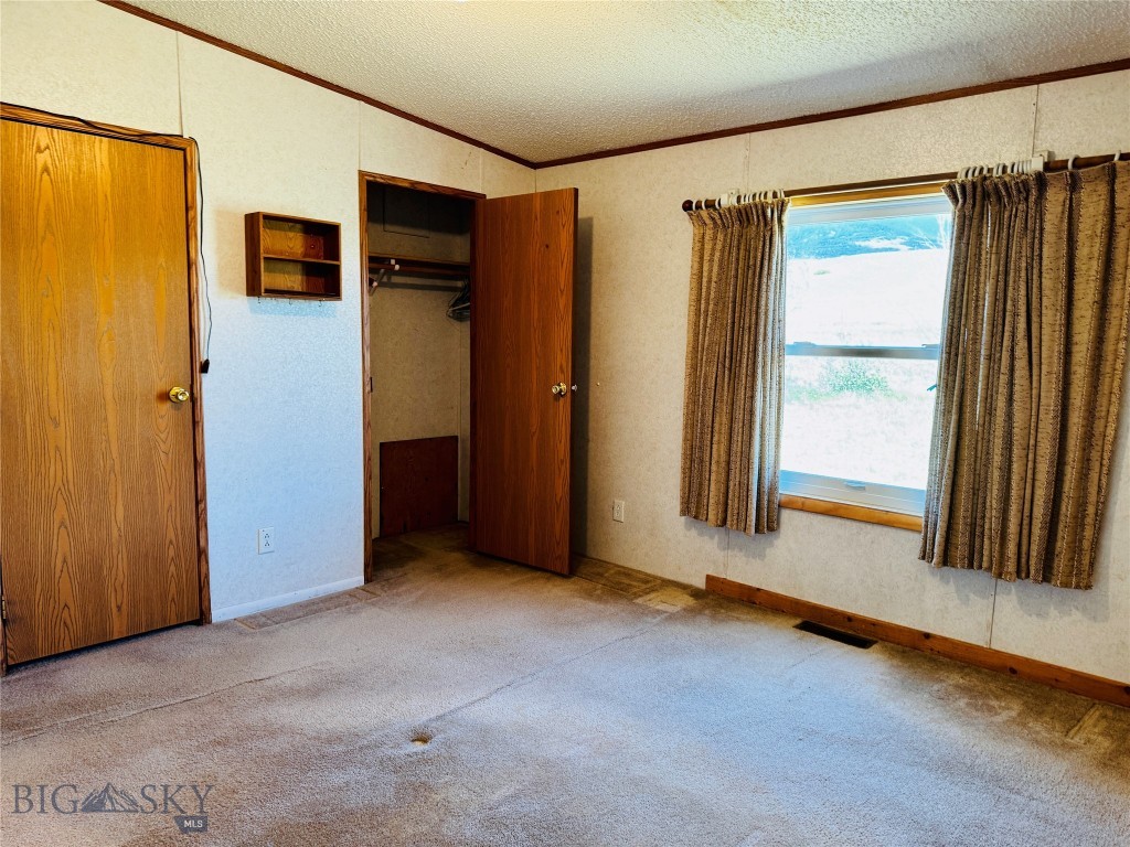 107 Prairie Dog Road, Livingston MT 59047