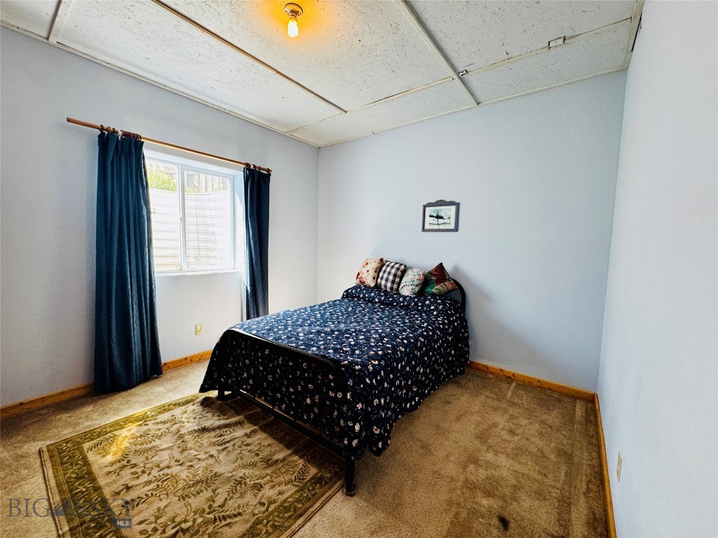 107 Prairie Dog Road, Livingston MT 59047