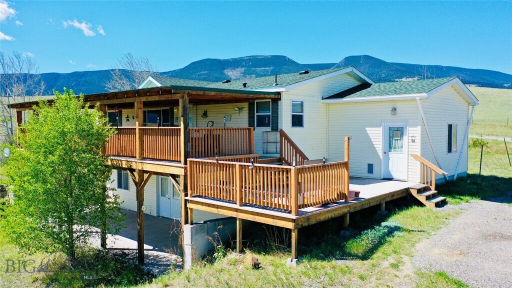 107 Prairie Dog Road, Livingston MT 59047