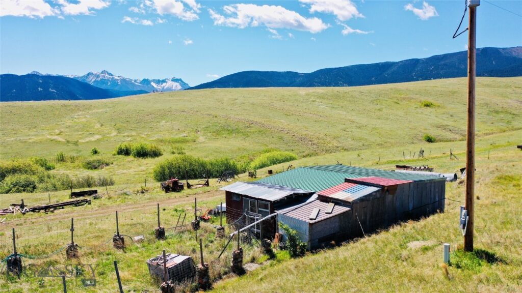 107 Prairie Dog Road, Livingston MT 59047