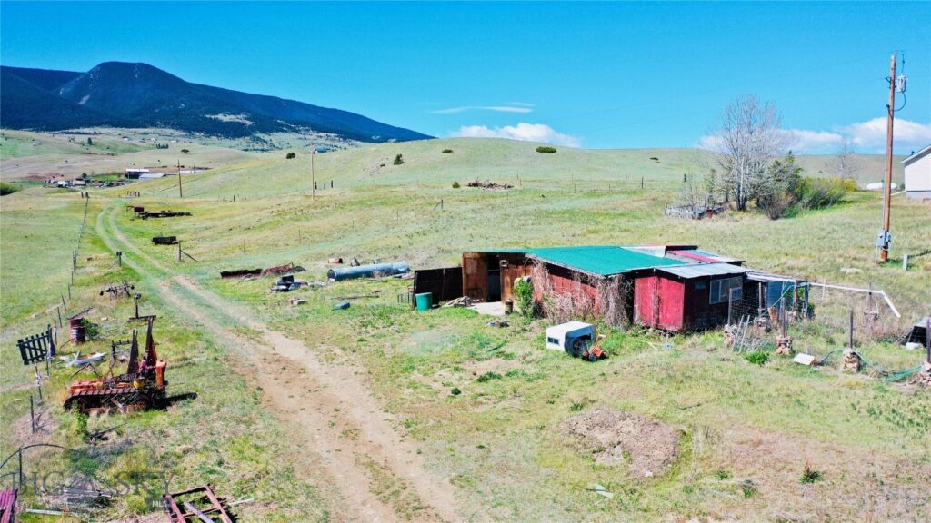 107 Prairie Dog Road, Livingston MT 59047