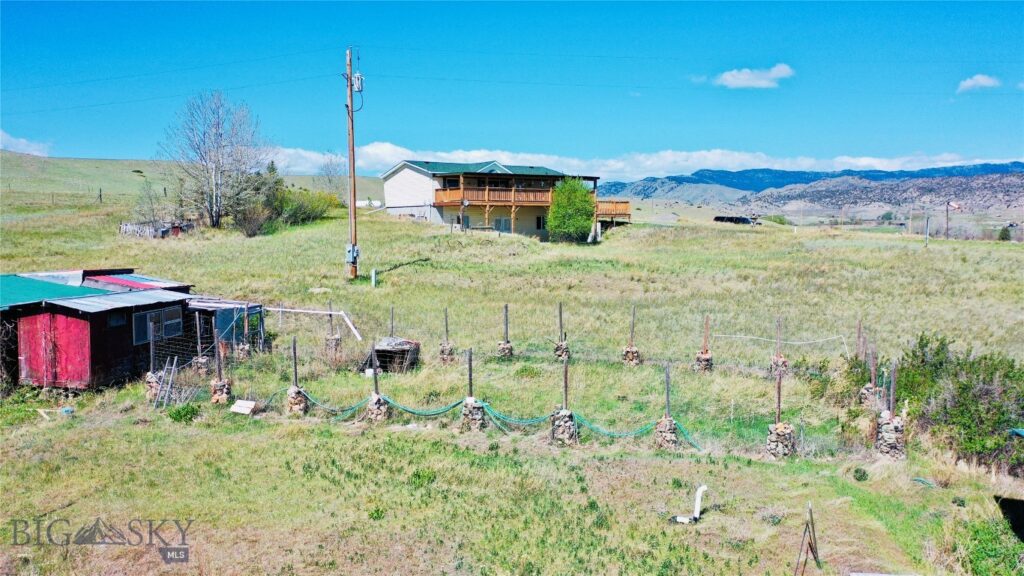 107 Prairie Dog Road, Livingston MT 59047