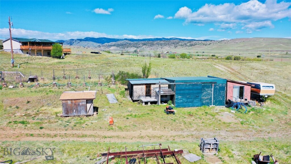 107 Prairie Dog Road, Livingston MT 59047