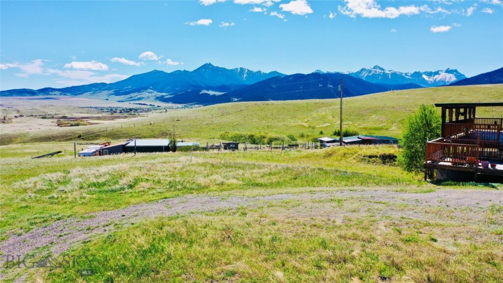 107 Prairie Dog Road, Livingston MT 59047
