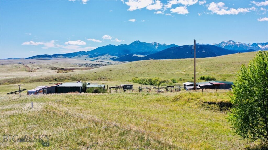 107 Prairie Dog Road, Livingston MT 59047