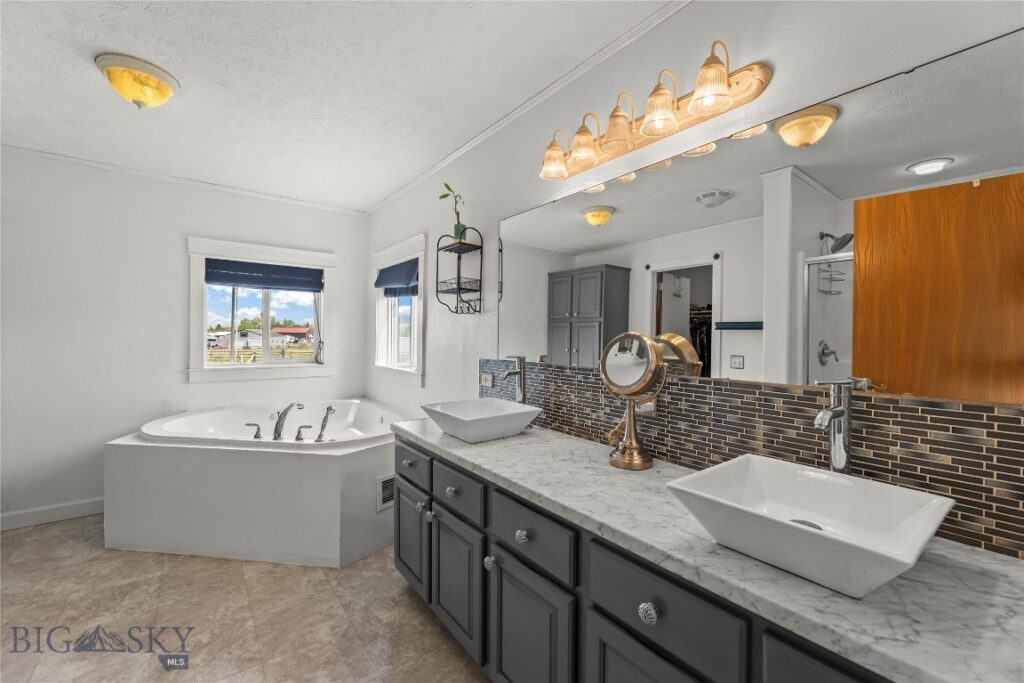 146 Canyon View, Livingston MT 59047