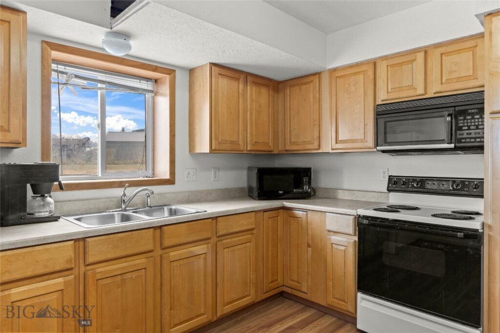 146 Canyon View, Livingston MT 59047