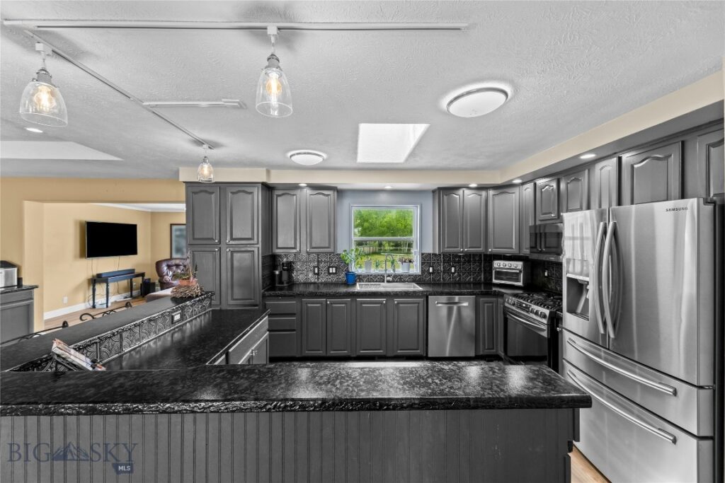 146 Canyon View, Livingston MT 59047