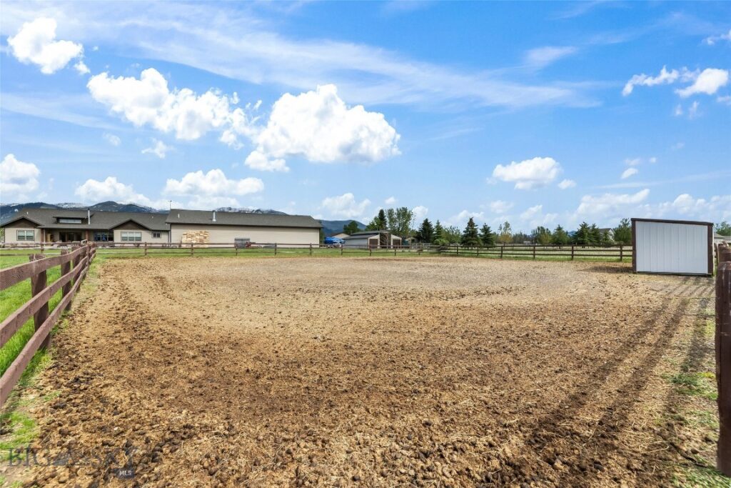 2720 Outlaw Drive, Belgrade MT 59714